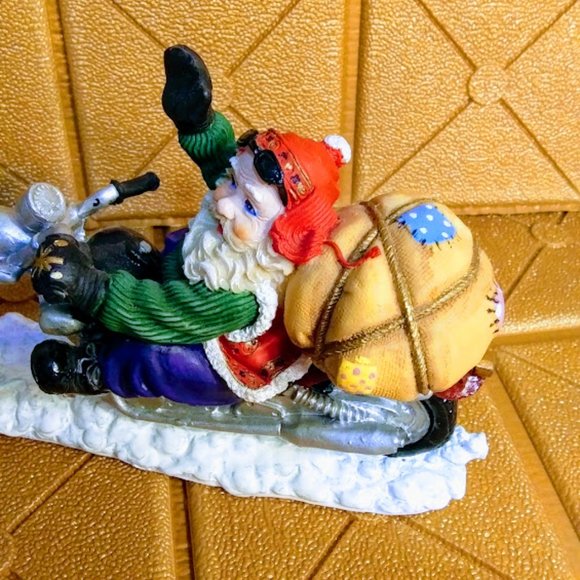 SANTA ON A MOTORCYCLE W/SACK OF GIFTS - Picture 4 of 6